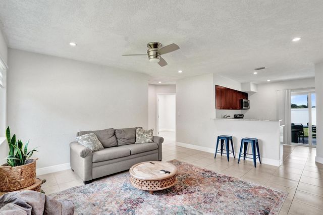 1218 SW 22nd Avenue, Delray Beach, FL 33445