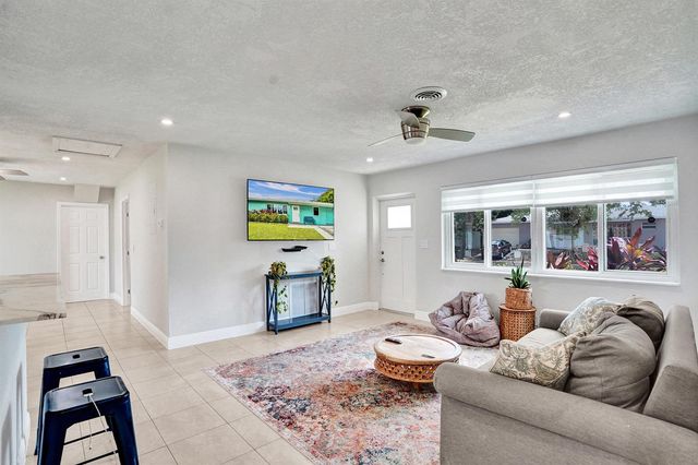 1218 SW 22nd Avenue, Delray Beach, FL 33445