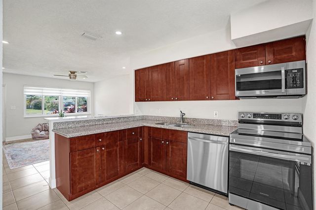 1218 SW 22nd Avenue, Delray Beach, FL 33445
