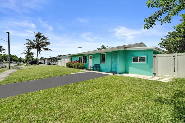1218 SW 22nd Avenue, Delray Beach, FL 33445