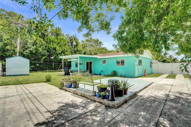 1218 SW 22nd Avenue, Delray Beach, FL 33445