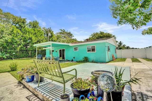 1218 SW 22nd Avenue, Delray Beach, FL 33445