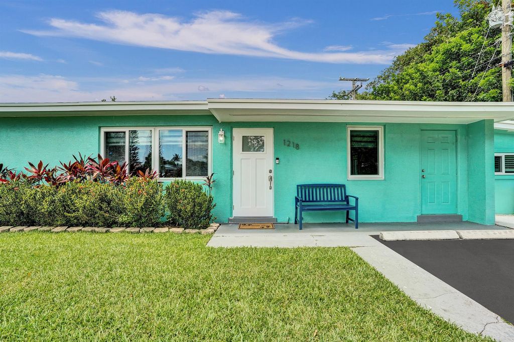 1218 SW 22nd Avenue, Delray Beach, FL 33445