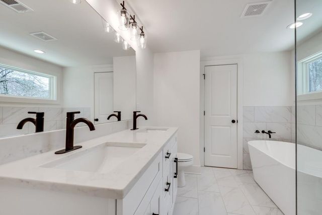 1861 Dyer Circle, Chamblee, GA 30341