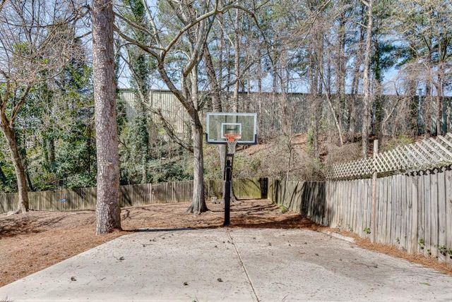 1861 Dyer Circle, Chamblee, GA 30341