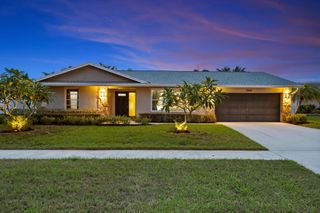 5445 Sandhurst Circle S, Lake Worth, FL 33463