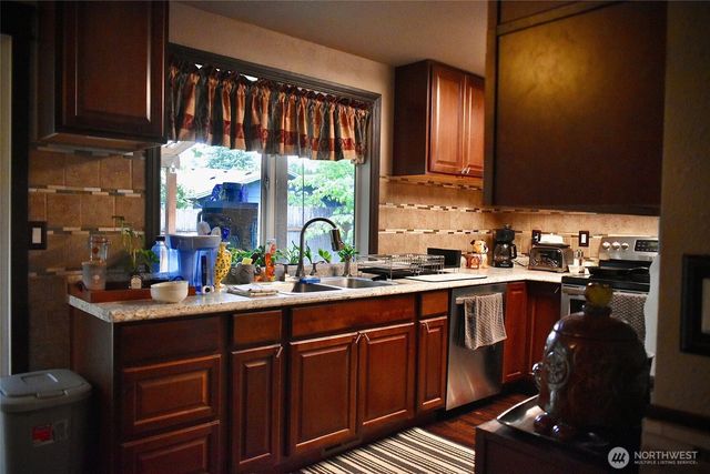 4908 34TH Court SE, Lacey, WA 98503