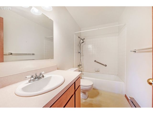 30411 Ne 76TH St, Camas, WA 98607