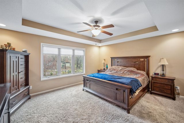 6927 NW 84th Avenue, Johnston, IA 50131