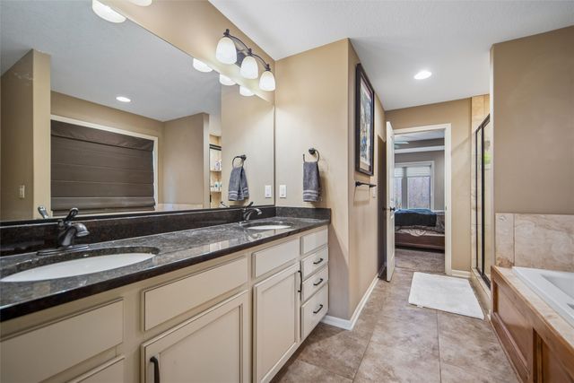 6927 NW 84th Avenue, Johnston, IA 50131