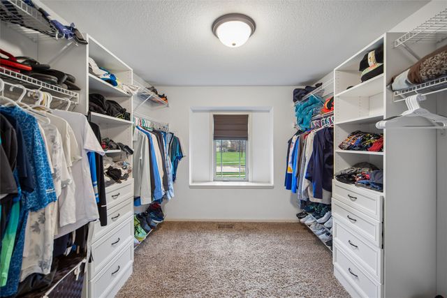 6927 NW 84th Avenue, Johnston, IA 50131