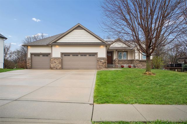 6927 NW 84th Avenue, Johnston, IA 50131