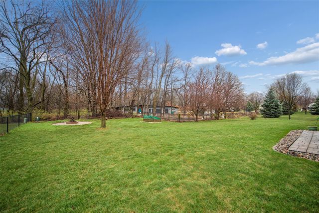 6927 NW 84th Avenue, Johnston, IA 50131