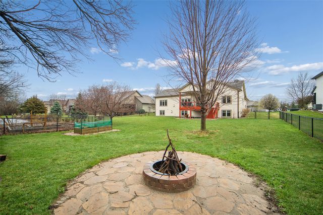 6927 NW 84th Avenue, Johnston, IA 50131