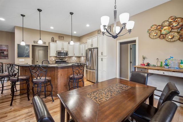 6927 NW 84th Avenue, Johnston, IA 50131