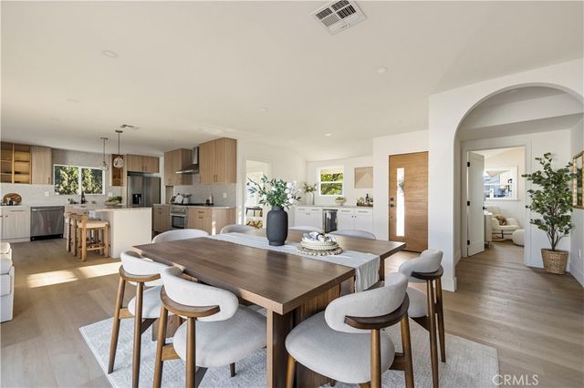 9458 Ruffner Avenue, Northridge, CA 91343