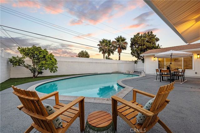 9458 Ruffner Avenue, Northridge, CA 91343