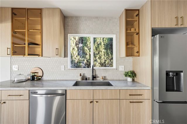 9458 Ruffner Avenue, Northridge, CA 91343