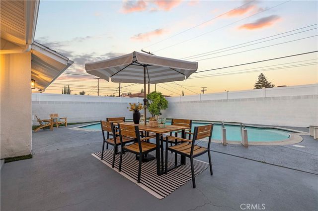 9458 Ruffner Avenue, Northridge, CA 91343