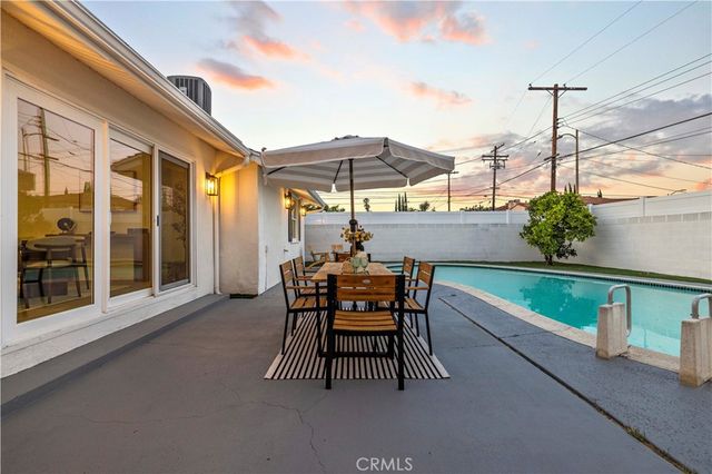 9458 Ruffner Avenue, Northridge, CA 91343