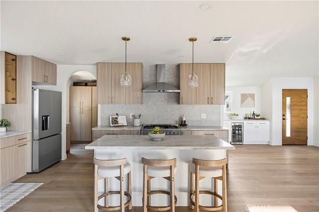 9458 Ruffner Avenue, Northridge, CA 91343