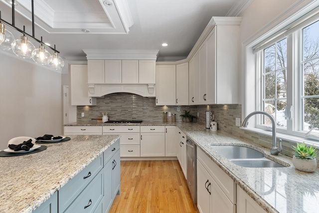 255 East St, Lexington, MA 02420