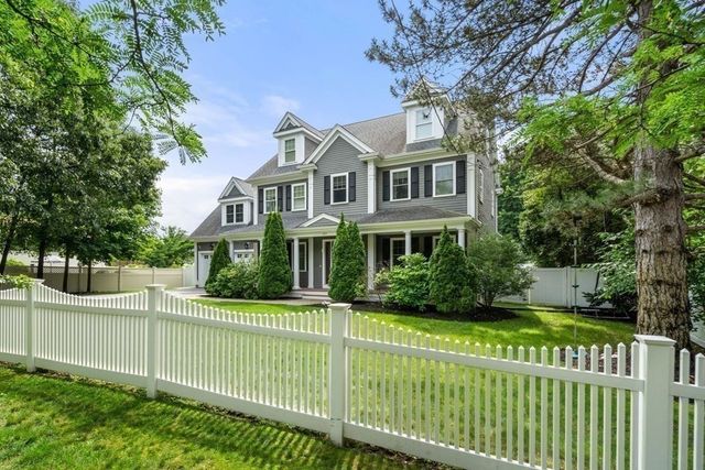 255 East St, Lexington, MA 02420