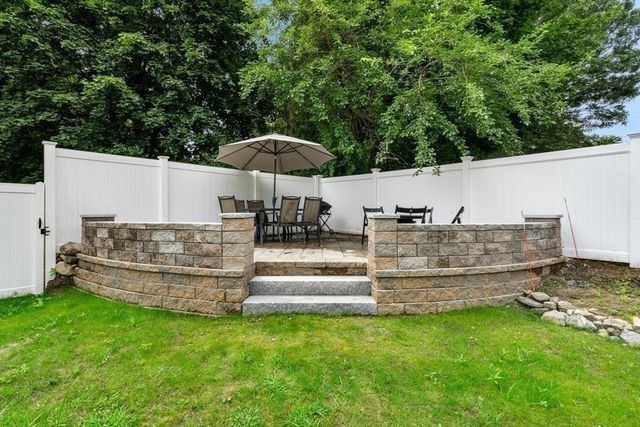 255 East St, Lexington, MA 02420