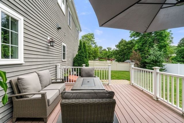 255 East St, Lexington, MA 02420