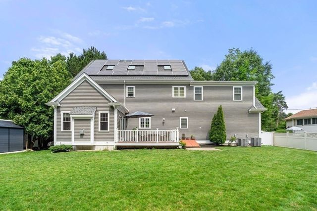 255 East St, Lexington, MA 02420