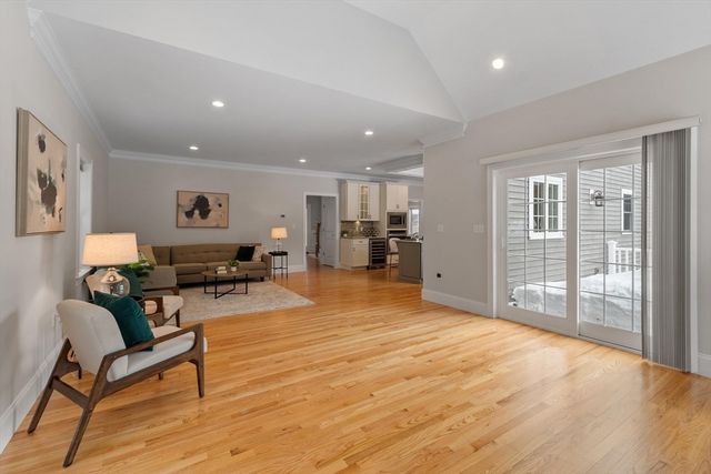 255 East St, Lexington, MA 02420