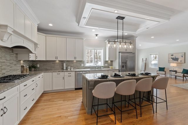 255 East St, Lexington, MA 02420