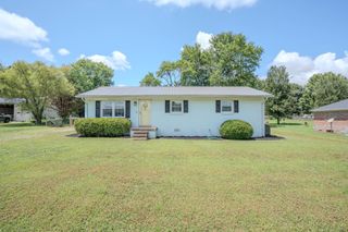 910 Willow Dr, Lawrenceburg, TN 38464