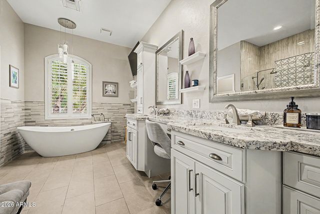 496 N MONDEL Drive, Gilbert, AZ 85233