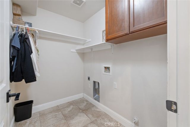 1077 Paradise, Lemoore, CA 93245