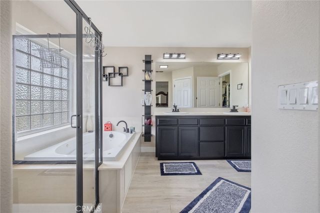 1077 Paradise, Lemoore, CA 93245
