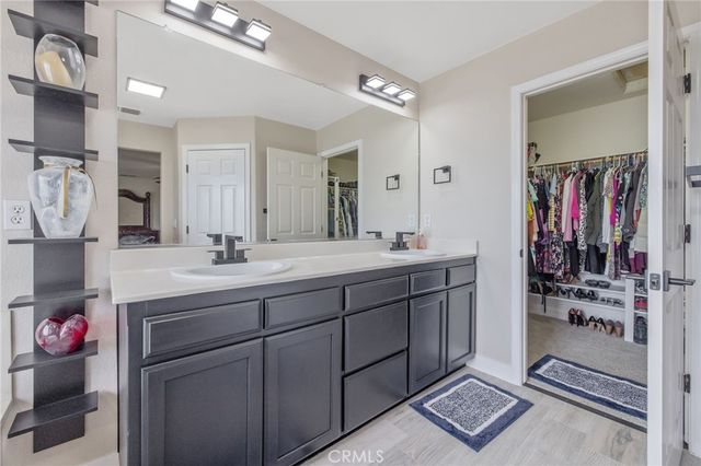 1077 Paradise, Lemoore, CA 93245