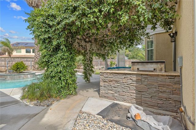 1077 Paradise, Lemoore, CA 93245