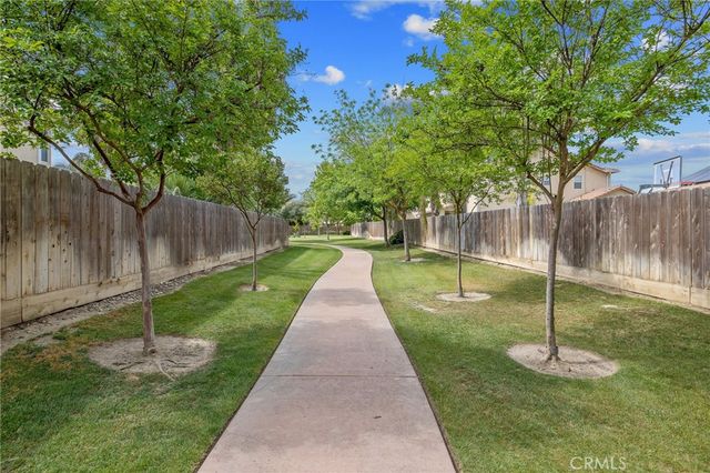 1077 Paradise, Lemoore, CA 93245