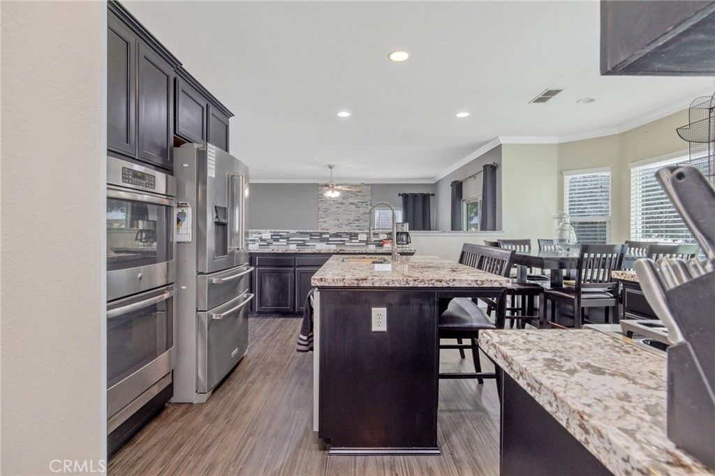 Image 12 of property listing at 1077 Paradise, Lemoore, CA 93245