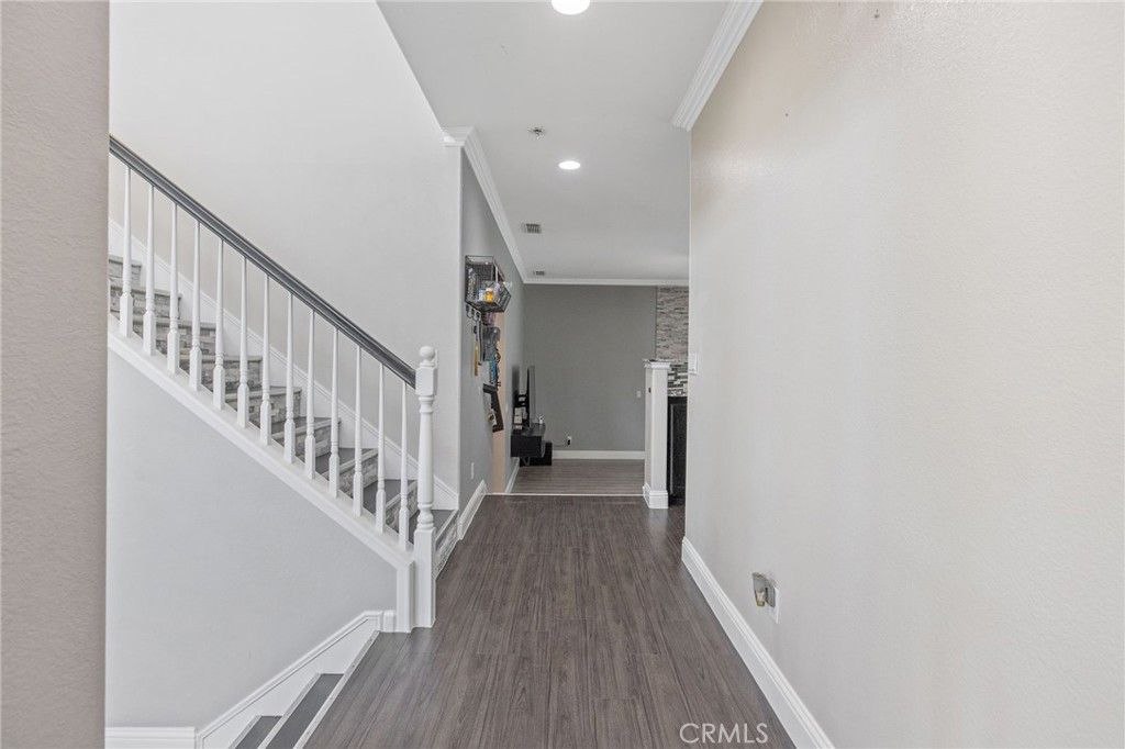 Image 13 of property listing at 1077 Paradise, Lemoore, CA 93245