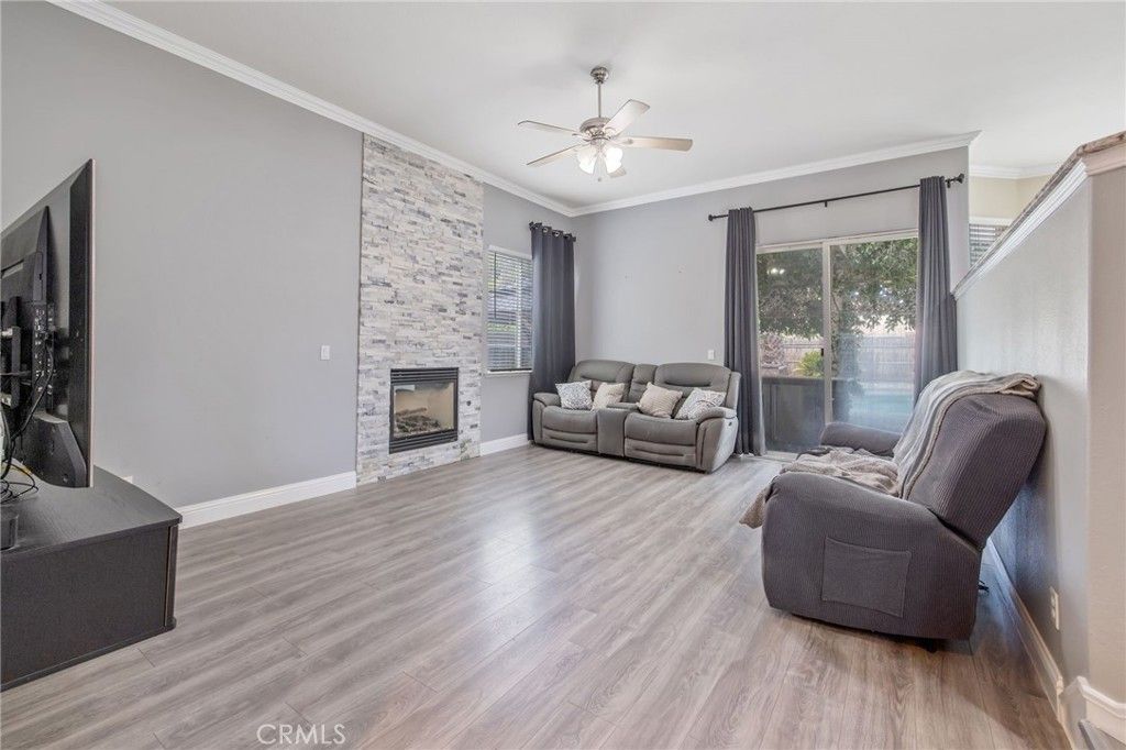 Image 21 of property listing at 1077 Paradise, Lemoore, CA 93245