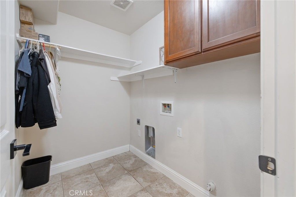 Image 28 of property listing at 1077 Paradise, Lemoore, CA 93245