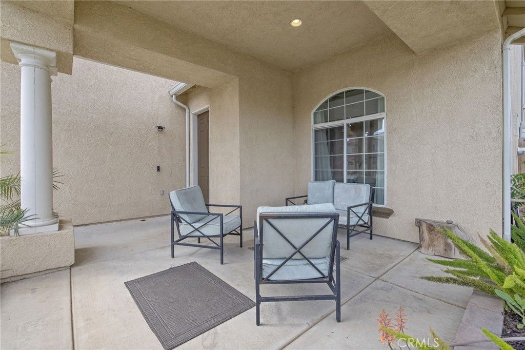 Image 3 of property listing at 1077 Paradise, Lemoore, CA 93245