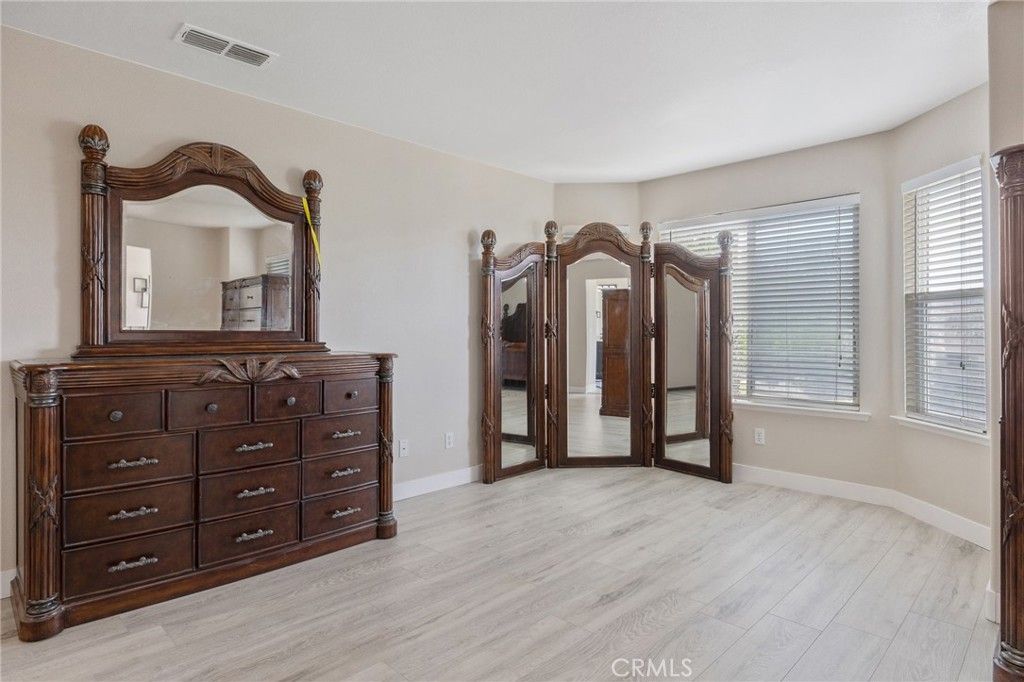 Image 40 of property listing at 1077 Paradise, Lemoore, CA 93245