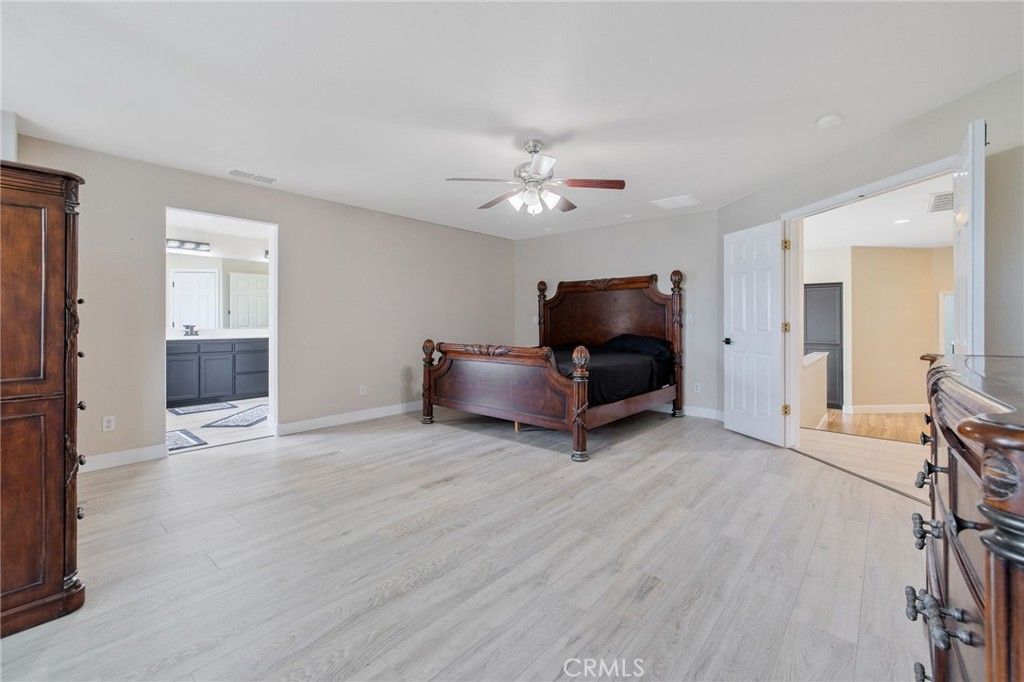 Image 41 of property listing at 1077 Paradise, Lemoore, CA 93245