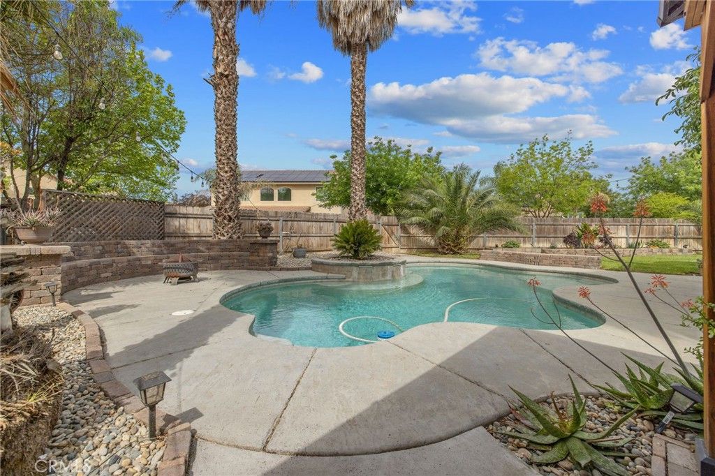 Image 59 of property listing at 1077 Paradise, Lemoore, CA 93245