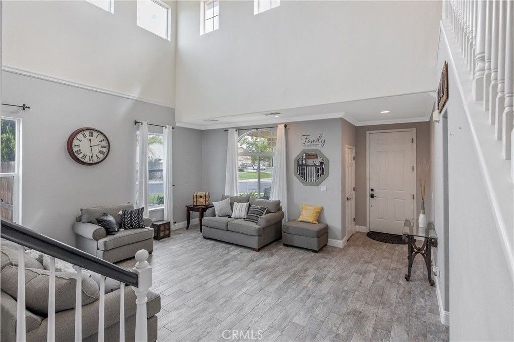 Image 7 of property listing at 1077 Paradise, Lemoore, CA 93245