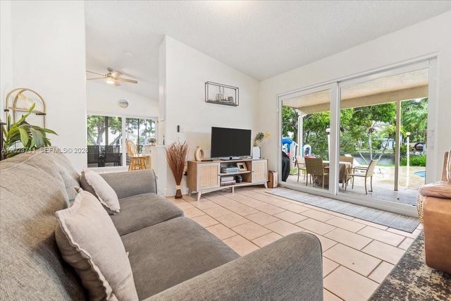 2650 Scott St, Hollywood, FL 33020