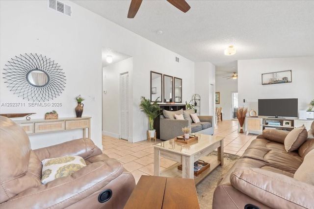 2650 Scott St, Hollywood, FL 33020